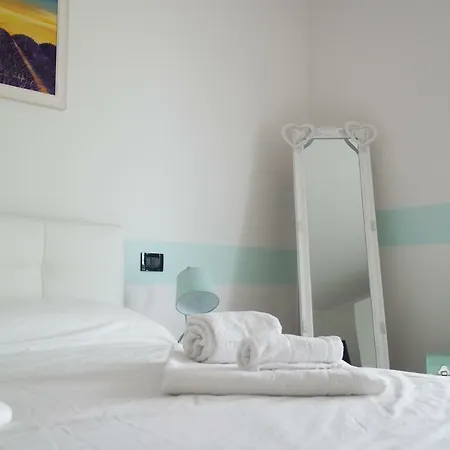 Aurora Tower 아파트 시르미오네
